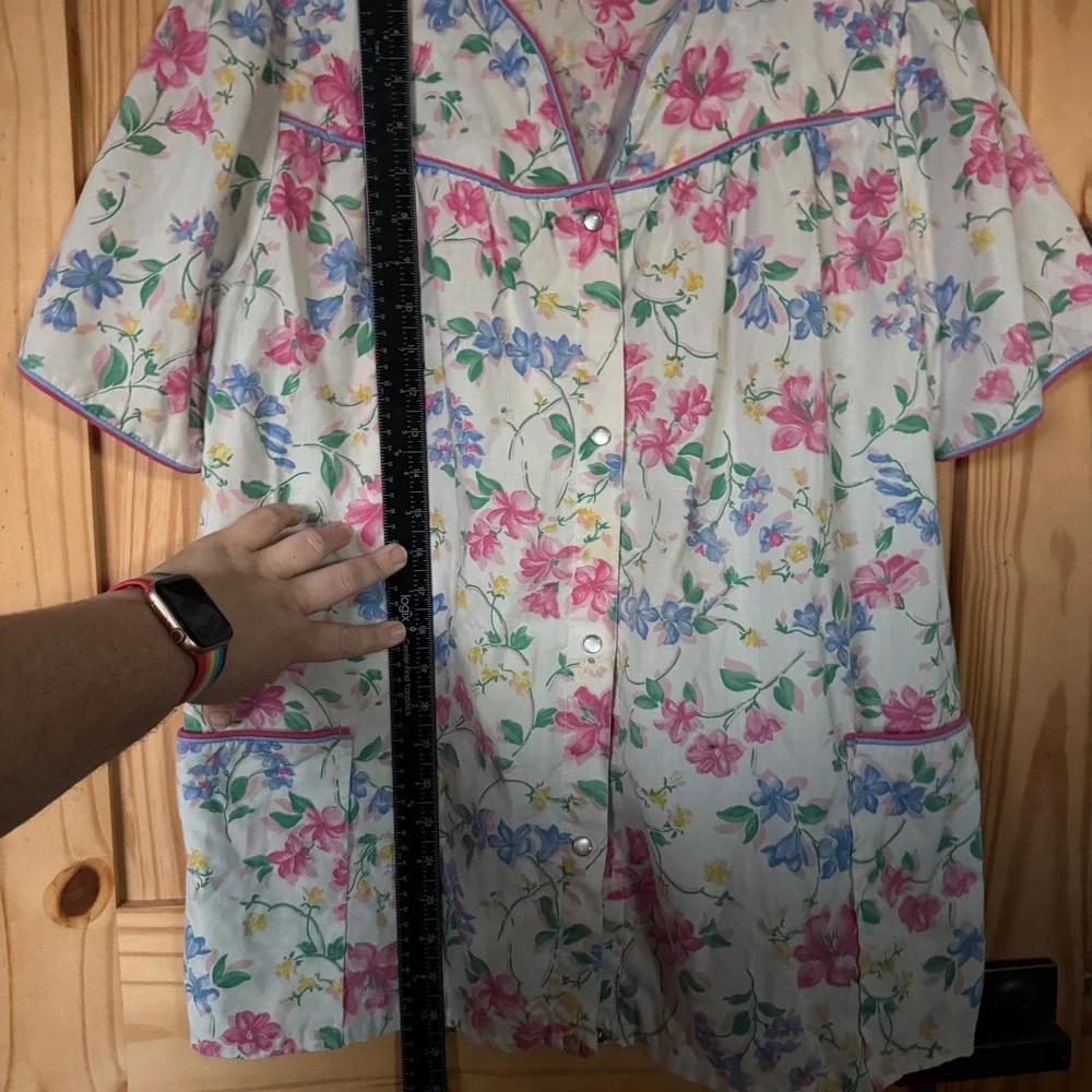Vintage Floral Snap Front House Coat Short Sleeve Duster White Pink Blue Pockets